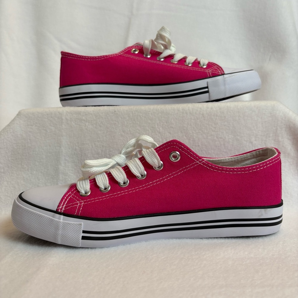 Women’s Pink Low-Top Canvas Sneakers with White Accents 7.5